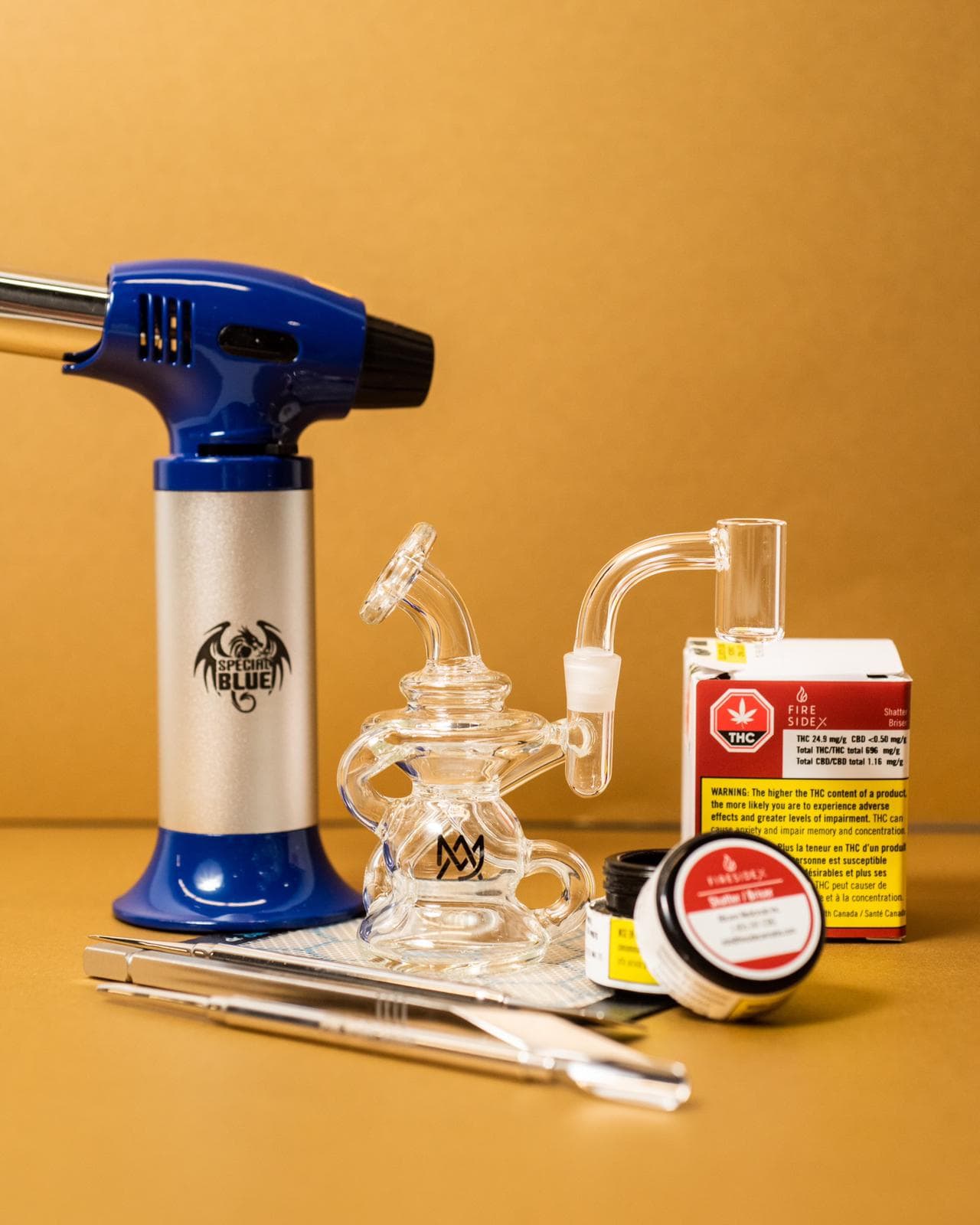 dab rig setup and materials for consuming concentrate cannabis